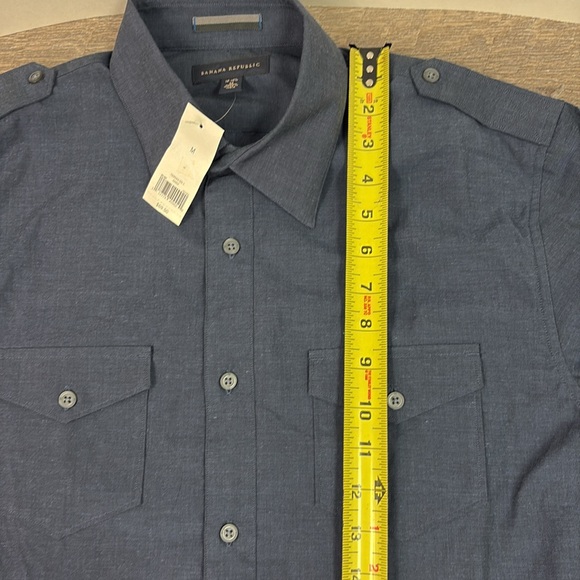 NWT Banana Republic Men’s Long Sleeve Button Down Shirt Size Medium - Picture 8 of 9